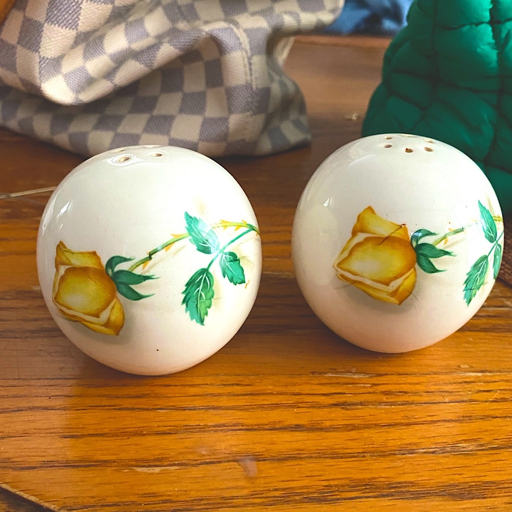 Canonsburg Pottery Yellow Rose Ceramic Salt and Pepper Shakers w/Cork Stopper.